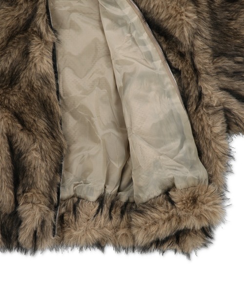 SPINNS（スピンズ）の「ボリューム感がかわいすぎ！高見えフェイクファーブルゾン/コート/フード付き（ブルゾン・レディース・ベージュ/ブラウン/グレー・ONESIZE）」の9枚目の写真