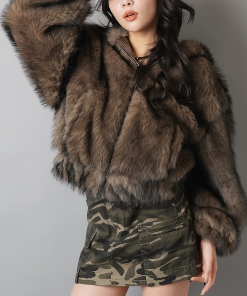 SPINNS（スピンズ）の「ボリューム感がかわいすぎ！高見えフェイクファーブルゾン/コート/フード付き（ブルゾン・レディース・ベージュ/ブラウン/グレー・ONESIZE）」の20枚目の写真