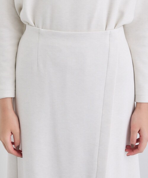 INDIVI(インディヴィ)の「【SETUP可能/洗える/UVケア】ライトジャージ セミフレアスカート(スカート・レディース・オフホワイト/ダークグレー/ブラック・15 /19/13/05/36/38/40)」の6枚目の写真