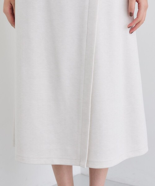 INDIVI(インディヴィ)の「【SETUP可能/洗える/UVケア】ライトジャージ セミフレアスカート(スカート・レディース・オフホワイト/ダークグレー/ブラック・15 /19/13/05/36/38/40)」の4枚目の写真