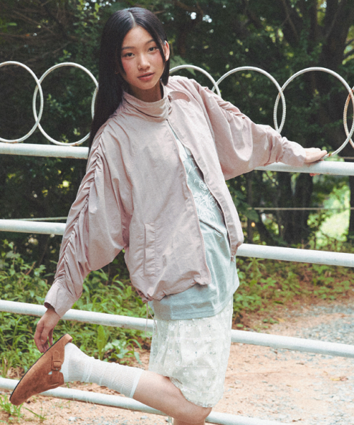 RONRON(ロンロン)の「BUCKLE SHIRRING WIND JUMPER INDIE PINK(ナイロンジャケット・レディース・その他・FREE)」の3枚目の写真