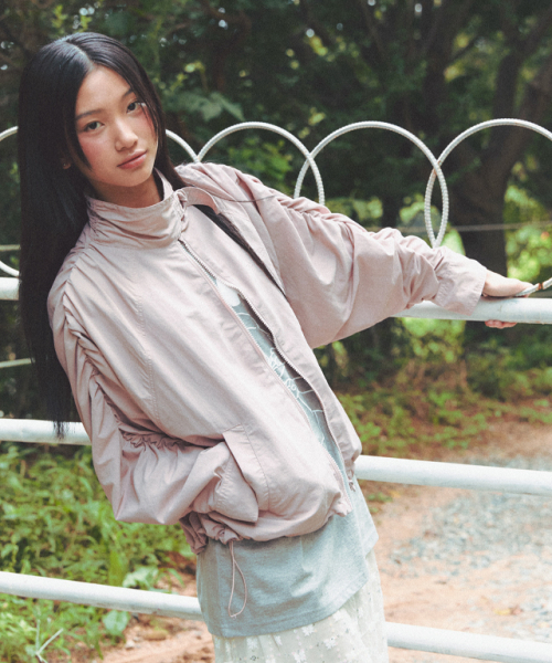 RONRON(ロンロン)の「BUCKLE SHIRRING WIND JUMPER INDIE PINK(ナイロンジャケット・レディース・その他・FREE)」の4枚目の写真