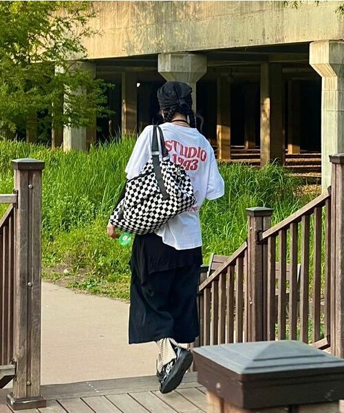 1993STUDIO(1993スタジオ)の「ウェーブスタジオグラフィックTシャツ_ホワイト(Tシャツ/カットソー・レディース・その他・SMALL/MEDIUM/LARGE)」の7枚目の写真