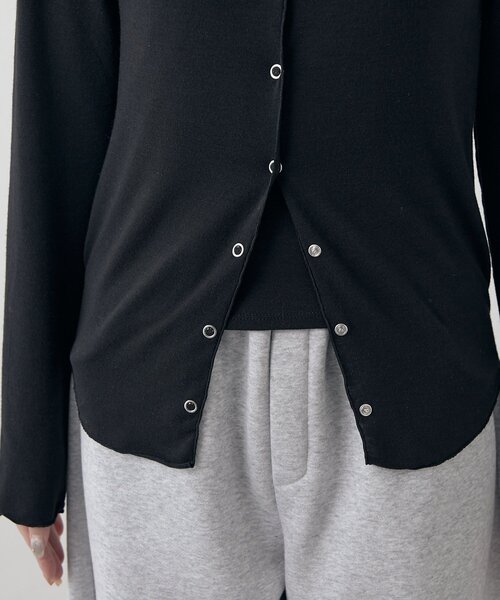 mline（エムライン）の「[mline]レイヤーロゴTシャツ（Tシャツ/カットソー・レディース・グレー/ブラック/アイボリー/オフホワイト・FREE）」の15枚目の写真