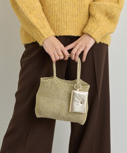 cache cache（カシュ カシュ）の「【cache cache(カシュカシュ)】イヤホンポーチ付きラメ糸ミニバッグ（ハンドバッグ・レディース・シルバー/ゴールド・FREE）」の4枚目の写真