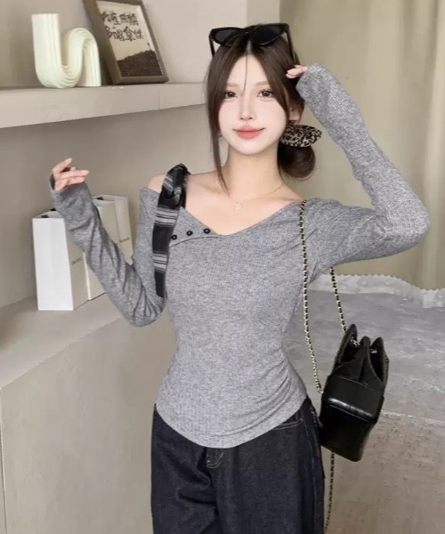 Vini(ヴィニ)の「ショルダーリボンニット(Tシャツ/カットソー・レディース・グレー・ONESIZE)」の6枚目の写真