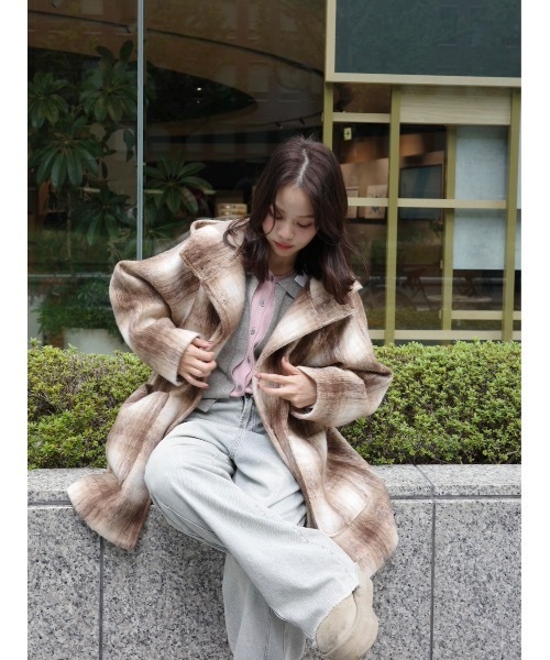JUMELLE(ジュメロ)の「シャギーチェックコート(ピーコート・レディース・ベージュ・FREE)」の9枚目の写真