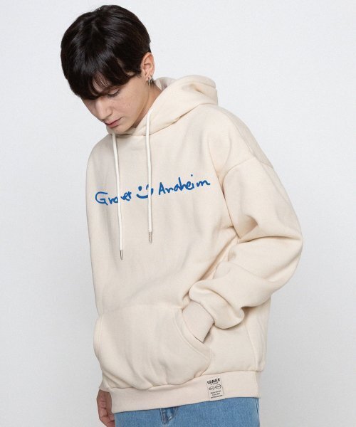 GRAVER（グレーバー）の「[ユニセックス]ドローイングロゴドローイングスマイルフードパーカー_クリーム（パーカー・レディース・アイボリー・SMALL/MEDIUM/LARGE/X-LARGE）」の2枚目の写真