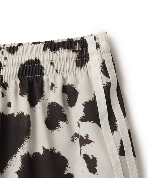 adidas（アディダス）の「adidas SATIN SHORTS / アディダス サテン ショーツ（その他パンツ・レディース・マルチ・S/M/L）」の4枚目の写真