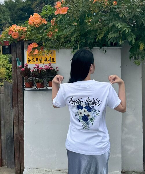 MONSTER REPUBLIC(モンスターリパブリック)の「ムーブメントフラワーミッドナイトブルーTシャツホワイト(Tシャツ/カットソー・レディース・その他・MEDIUM/SMALL/X-LARGE/LARGE)」の6枚目の写真