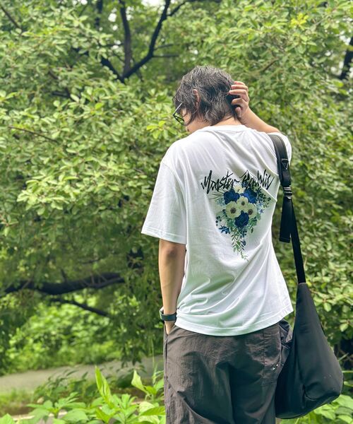 MONSTER REPUBLIC(モンスターリパブリック)の「ムーブメントフラワーミッドナイトブルーTシャツホワイト(Tシャツ/カットソー・レディース・その他・MEDIUM/SMALL/X-LARGE/LARGE)」の22枚目の写真