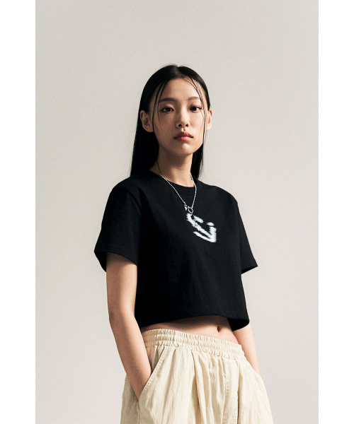 SCHISM INDUCING（スキズムインデューシング）の「LOGO CROPPED T-SHIRT, BLACK（Tシャツ/カットソー・レディース・その他・MEDIUM）」の5枚目の写真