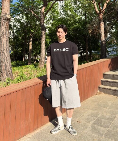MASSNOUN(マスノウン)の「バミューダワンタックバルーンワイドショートパンツ MSFSP003-GY(その他パンツ・メンズ・その他・LARGE/MEDIUM)」の2枚目の写真