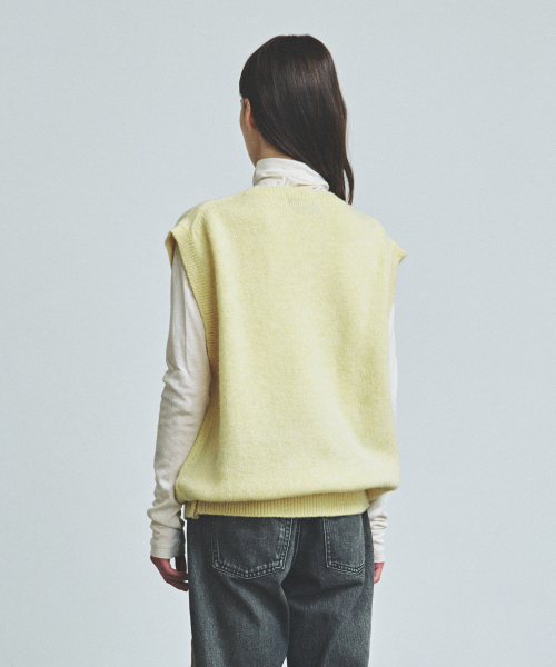 KNITTED(ニッティド)の「シェギドックウール100%ラウンドベストYELLOW(ベスト・メンズ・その他・MEDIUM/LARGE/X-LARGE)」の4枚目の写真