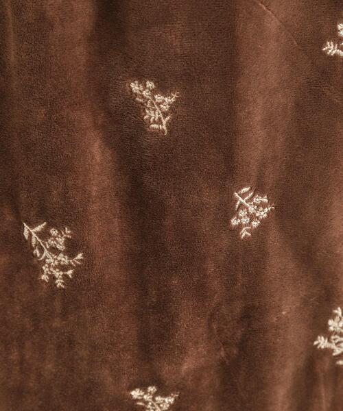 Cutie Blonde（キューティーブロンド）の「大人な小花柄が魅力の 刺繍ベロア調ナロースカート（スカート・レディース・ブラウン系その他/ブラック・01/02/03/04）」の11枚目の写真