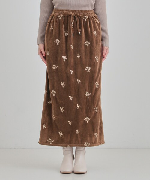 Cutie Blonde（キューティーブロンド）の「大人な小花柄が魅力の 刺繍ベロア調ナロースカート（スカート・レディース・ブラウン系その他/ブラック・01/02/03/04）」の16枚目の写真