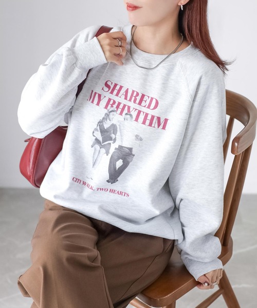 Riberry(リベリー)の「裏起毛フォトプリントスウェットトレーナー(スウェット・レディース・チャコールグレー/オートミール/ピンク・FREE)」の21枚目の写真