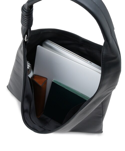 tk.TAKEO KIKUCHI（ティーケータケオキクチ）の「【牛革使用】リアルレザートラペゾイドバッグ（トートバッグ・メンズ・ブラック・00）」の11枚目の写真