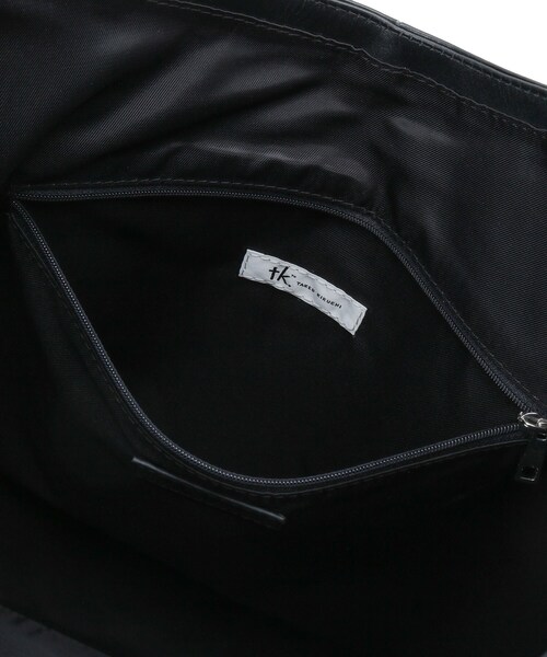 tk.TAKEO KIKUCHI（ティーケータケオキクチ）の「【牛革使用】リアルレザートラペゾイドバッグ（トートバッグ・メンズ・ブラック・00）」の12枚目の写真