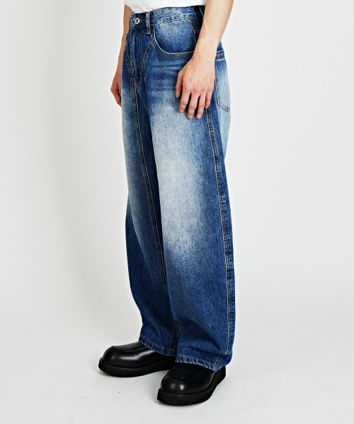 DWSE(ディーダブリューエスイー)の「カーブドブラシバルーンワイドデニムパンツ(ブルー)(デニムパンツ・メンズ・その他・SMALL/MEDIUM/LARGE/X-LARGE)」の2枚目の写真