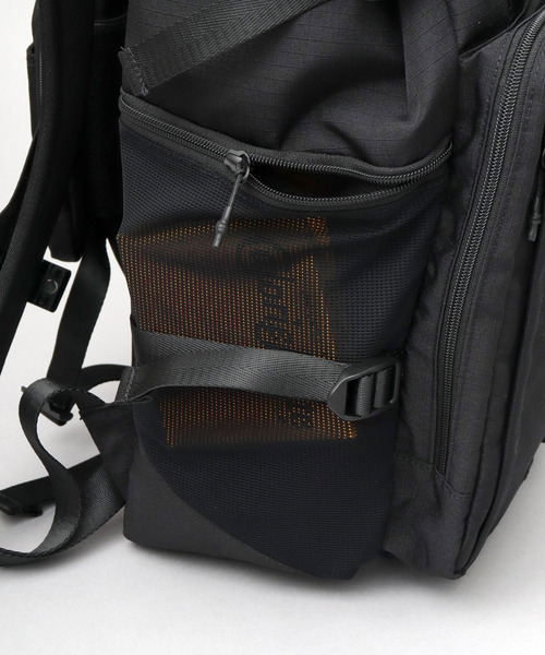 NAUTICA(ノーティカ)の「10ポケット 大容量 ミリタリー フラップトップ バックパック ミニポーチ付き A4・PC収納対応(バックパック/リュック・メンズ・ブラック・FREE)」の16枚目の写真