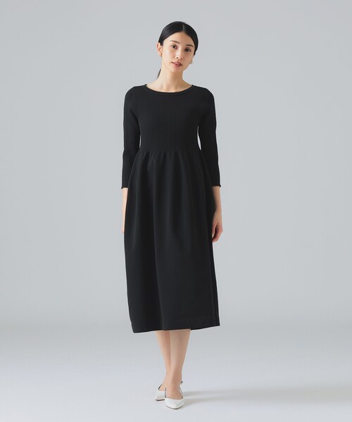 EFFE BEAMS(エッフェビームス)の「バック ボタン ニット ワンピース(ワンピース・レディース・オフホワイト/ブラック・ONE SIZE)」の16枚目の写真