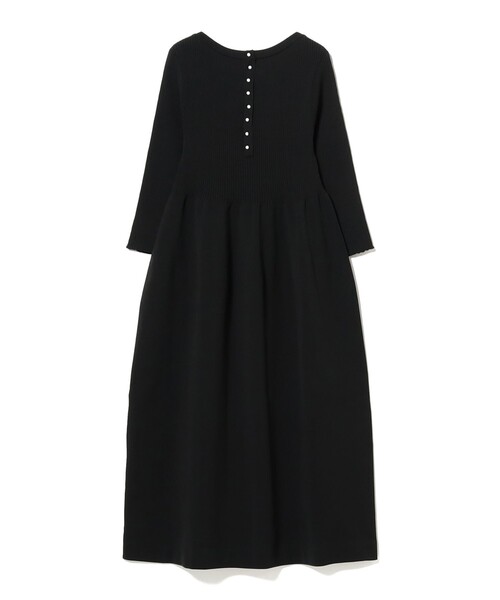 EFFE BEAMS(エッフェビームス)の「バック ボタン ニット ワンピース(ワンピース・レディース・オフホワイト/ブラック・ONE SIZE)」の5枚目の写真