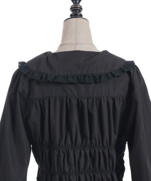 axes femme POETIQUE（アクシーズファムポエティック）の「シャーリングフリル丸襟ブラウス（シャツ/ブラウス・レディース・ホワイト/ブラック・MEDIUM）」の7枚目の写真