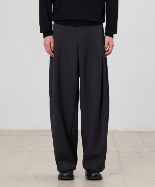HYOJI(ヒョージ)の「カーブドワイドスラックス (F01-3カラー)(スラックス・メンズ・ブラウン/チャコール/ブラック・XL/L/M/S)」の4枚目の写真