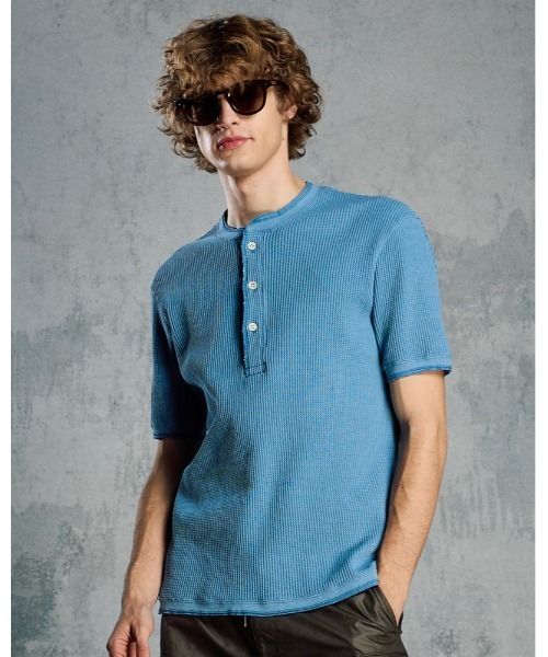 wjk（ダヴルジェイケイ）の「waffle henley S/S（Tシャツ/カットソー・メンズ・ブラック/ライトブルー/ホワイト・SMALL/MEDIUM/LARGE/X-LARGE）」の3枚目の写真