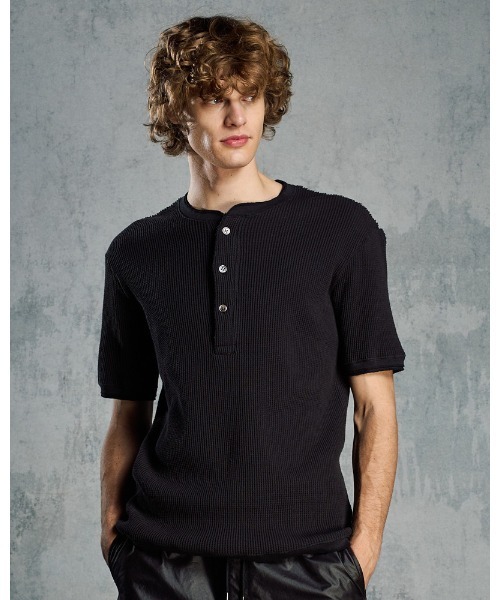 wjk（ダヴルジェイケイ）の「waffle henley S/S（Tシャツ/カットソー・メンズ・ブラック/ライトブルー/ホワイト・SMALL/MEDIUM/LARGE/X-LARGE）」の2枚目の写真
