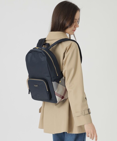 BLUE LABEL CRESTBRIDGE（ブルーレーベルクレストブリッジ）の「パーシャルクレストブリッジチェックナイロンバックパック（バックパック/リュック・レディース・ダークネイビー/ブラック・FREE）」の9枚目の写真