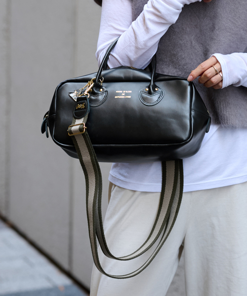 FRAMeWORK（フレームワーク）の「≪追加≫YOUNGOLSEN /ヤングアンドオルセン 別注 CHARM WIDE BOTTLE BAG（ショルダーバッグ・レディース・ブラック/ブラウン・FREE）」の9枚目の写真