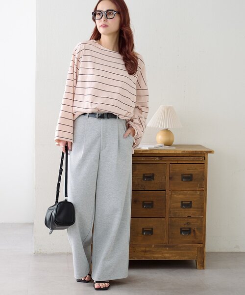 DISCOAT（ディスコート）の「2WAYワンショルボーダープルオーバー《WEB限定カラーあり》（Tシャツ/カットソー・レディース・ピンク/チャコールグレー/オフホワイト/ベージュ/ネイビー/ブラウン・FREE）」の7枚目の写真