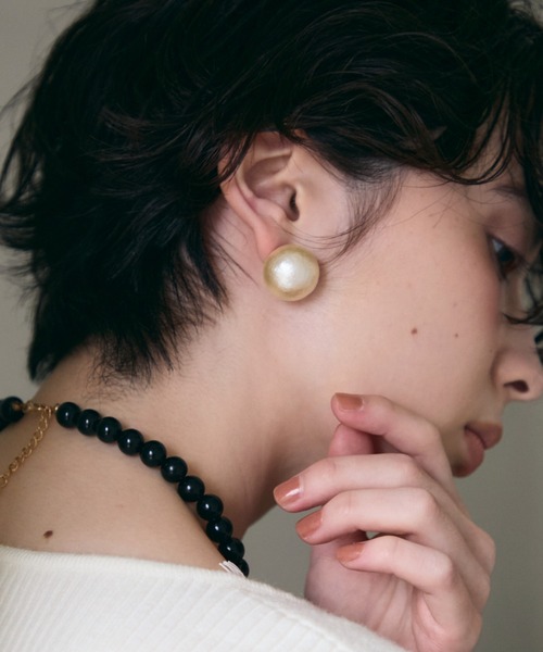 Trish（トリッシュ）の「ビッグコットンパールピアス（ピアス（両耳用）・レディース・ホワイト・FREE）」の5枚目の写真