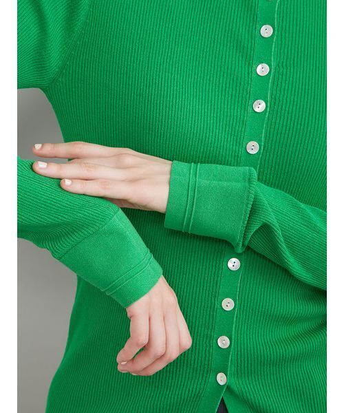 Mila Owen（ミラオーウェン）の「UVケアシアーリブニットカーディガン（カーディガン/ボレロ・レディース・ブラック/グレー/レッド/グリーン・1/0）」の20枚目の写真