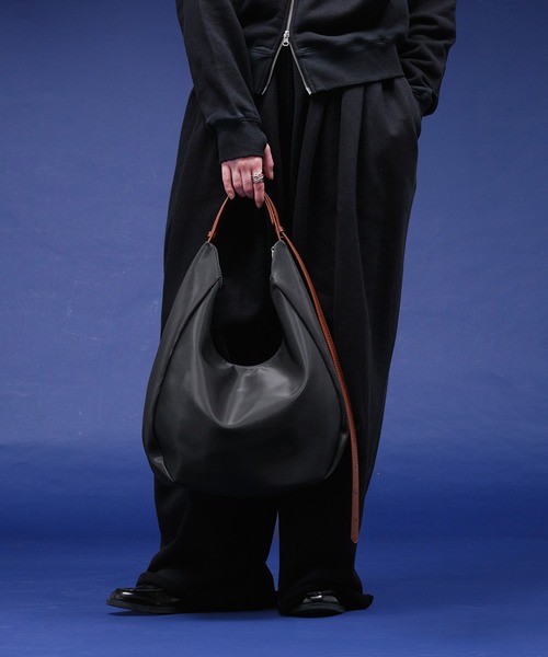 SELLE GLANT（セレグランテ）の「2WAY BICOLOR SHOULDER BAG/2WAYバイカラーショルダーバッグ（ショルダーバッグ・メンズ・キャメル/オフホワイト/ブラック・ONESIZE）」の6枚目の写真