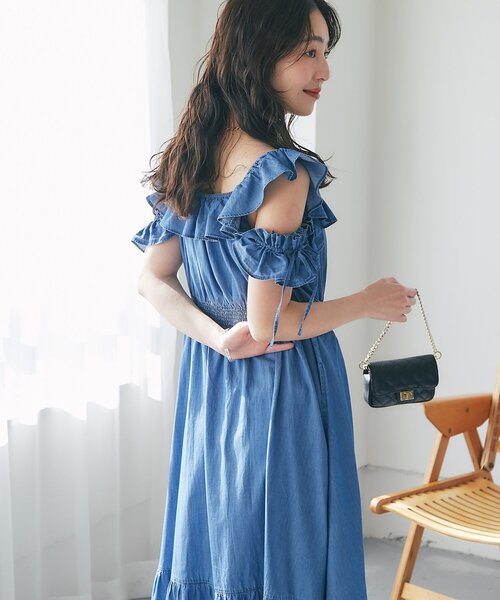 La boutique BonBon(ラブティックボンボン)の「【愛されモテワンピ】ライトデニムフリルトリムワンピース(ワンピース・レディース・ブルー/サックスブルー・PS/FREE)」の17枚目の写真