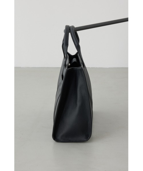 AZUL by moussy（アズールバイマウジー）の「合皮スクエアミドルバッグ（ハンドバッグ・メンズ・グレー/ブラック・FREE）」の6枚目の写真