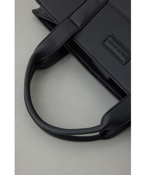 AZUL by moussy（アズールバイマウジー）の「合皮スクエアミドルバッグ（ハンドバッグ・メンズ・グレー/ブラック・FREE）」の10枚目の写真