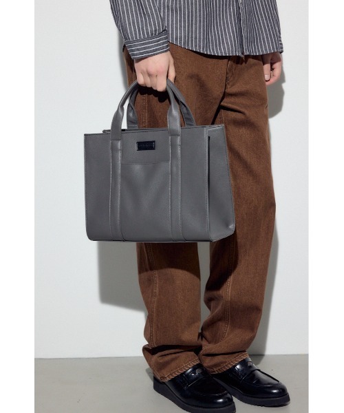 AZUL by moussy（アズールバイマウジー）の「合皮スクエアミドルバッグ（ハンドバッグ・メンズ・グレー/ブラック・FREE）」の14枚目の写真