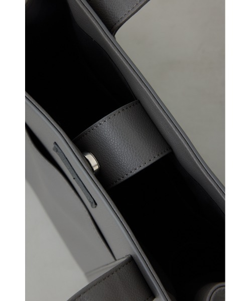 AZUL by moussy（アズールバイマウジー）の「合皮スクエアミドルバッグ（ハンドバッグ・メンズ・グレー/ブラック・FREE）」の21枚目の写真