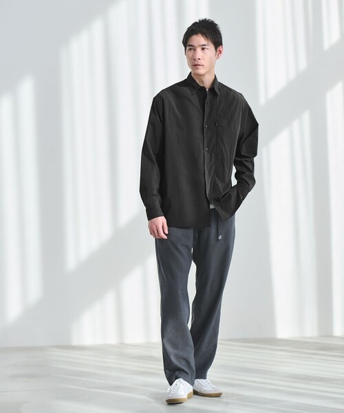 green label relaxing（グリーンレーベルリラクシング）の「WONDER CLOTH ボックス シルエット 長袖 シャツ -ストレッチ・接触冷感・吸水速乾-（シャツ/ブラウス・メンズ・モカ/ダークグレー/ブラック・XL/L/M/S）」の4枚目の写真