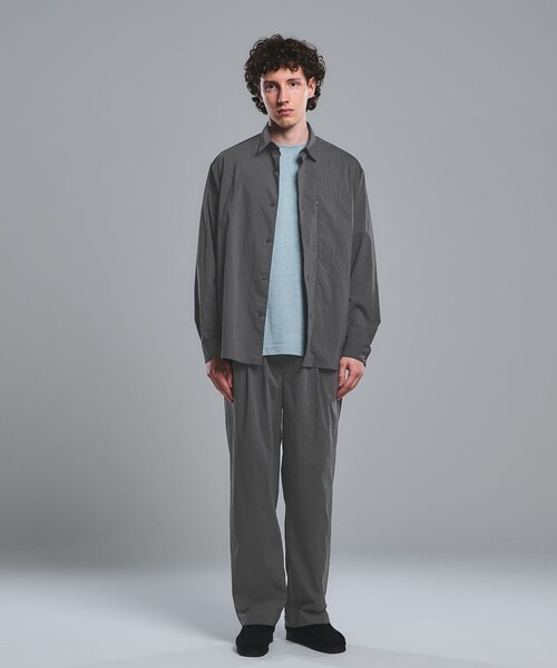 green label relaxing（グリーンレーベルリラクシング）の「WONDER CLOTH ボックス シルエット 長袖 シャツ -ストレッチ・接触冷感・吸水速乾-（シャツ/ブラウス・メンズ・モカ/ダークグレー/ブラック・XL/L/M/S）」の7枚目の写真