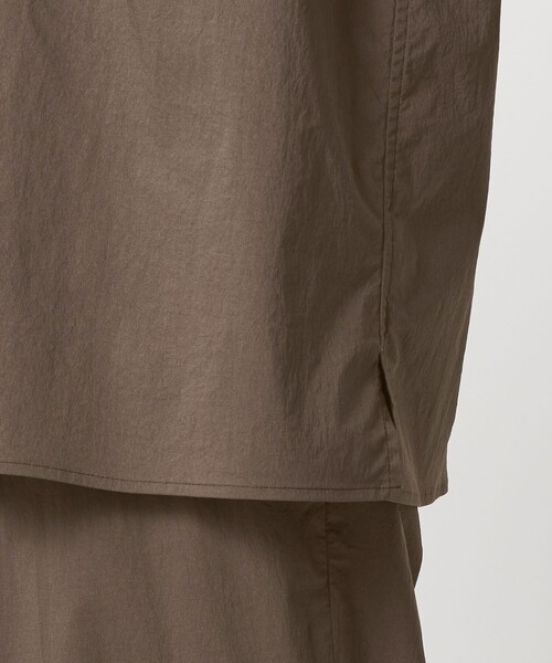 green label relaxing（グリーンレーベルリラクシング）の「WONDER CLOTH ボックス シルエット 長袖 シャツ -ストレッチ・接触冷感・吸水速乾-（シャツ/ブラウス・メンズ・モカ/ダークグレー/ブラック・XL/L/M/S）」の20枚目の写真