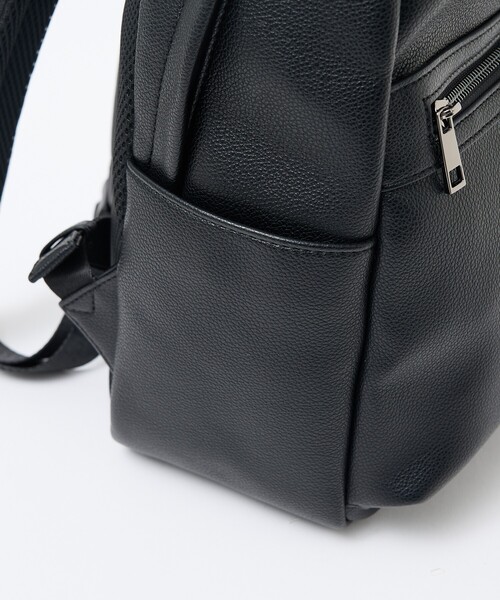 ABAHOUSE les essentiels（アバハウスレエッセンシャル アバハウス エッセンシャル）の「【ABAHOUSE　les essentiels】定番バックパック / スプリットレザー/シュリンク/リュック / 15.0インチPC対応 / A4サイズ対応（バックパック/リュック・メンズ・ネイビー/ブラック/グレー・フリー）」の7枚目の写真