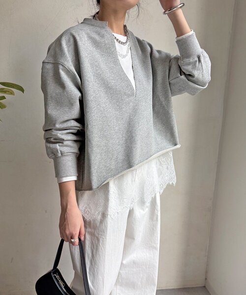 DouDou（ドゥドゥ）の「【WEB限定】Vネック裏毛×レースロンTEEセット（Tシャツ/カットソー・レディース・グレー/ベージュ/ダークグレー・FREE）」の2枚目の写真