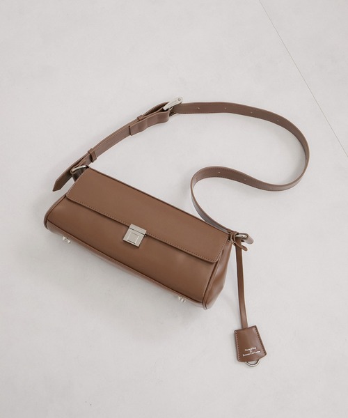 le cercle ADAM ET ROPE'(ルセルクルアダムエロペ)の「【George Cinq(ジョルジュサンク)】CYLINDER BAG / WEB限定(ショルダーバッグ・レディース・ブラック/キャメル・FREE)」の16枚目の写真