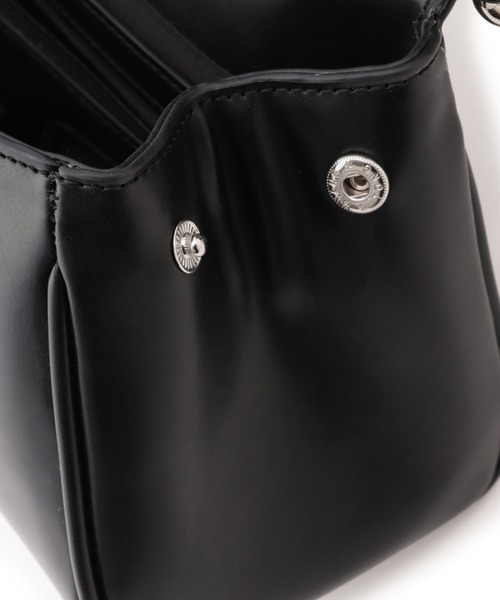 le cercle ADAM ET ROPE'(ルセルクルアダムエロペ)の「【George Cinq(ジョルジュサンク)】CYLINDER BAG / WEB限定(ショルダーバッグ・レディース・ブラック/キャメル・FREE)」の4枚目の写真