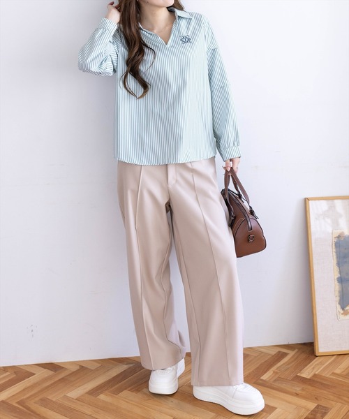 CLEAR BASIC（クリアベーシック）の「ワンポイント刺繍袖タックストライプシャツ[オフィスカジュアル 着回し抜群 大人]≪新作≫（シャツ/ブラウス・レディース・ミント/グレー/ブルー/キャメル・F）」の10枚目の写真